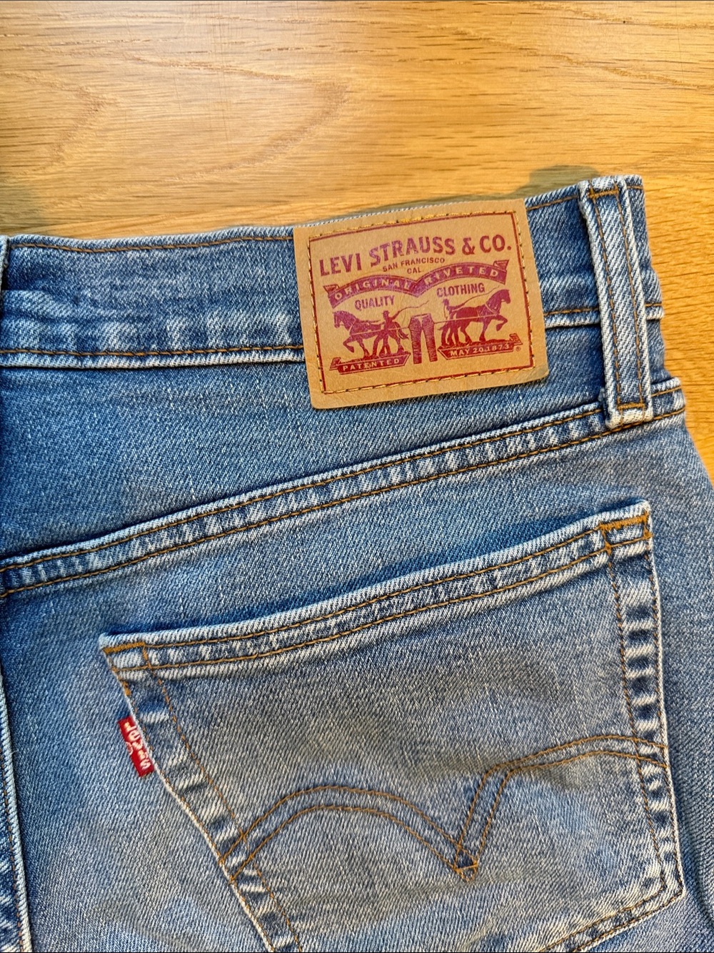 Levi's Women's Light Blue Wedgie Straight Leg Jeans - Picture 5 of 8